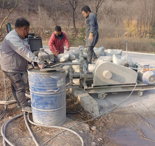 白鹭湖管理区路面下沉注浆